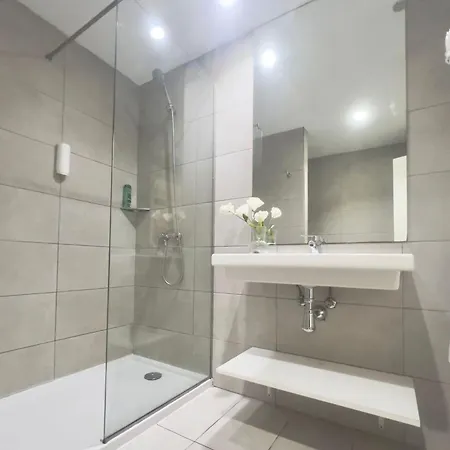 At Bronze Playa Apartment *